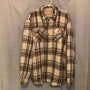 Wrangler Men’s Sherpa lined plaid shirt jacket. Size XL